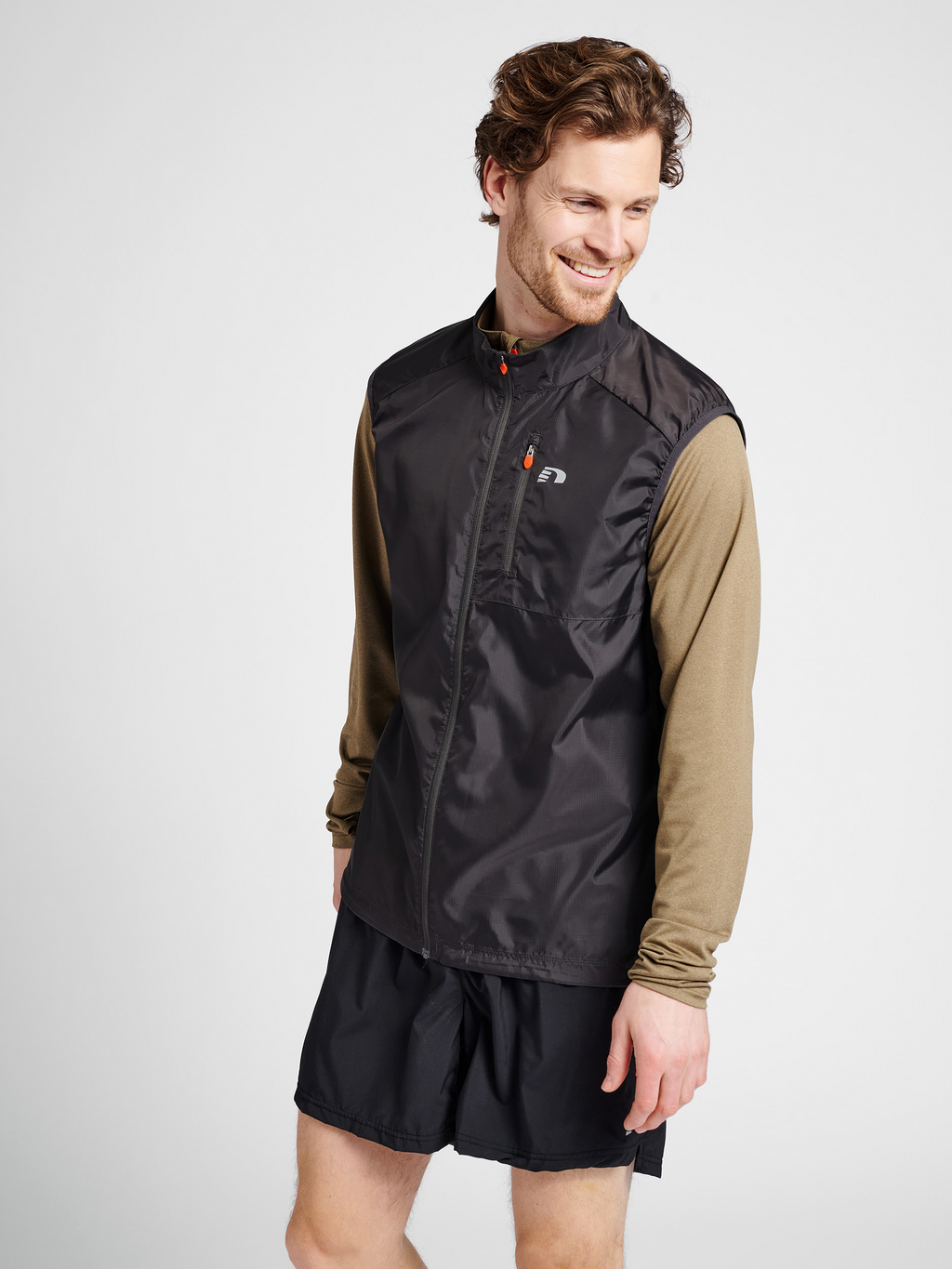 MEN PACKABLE TECH GILET
