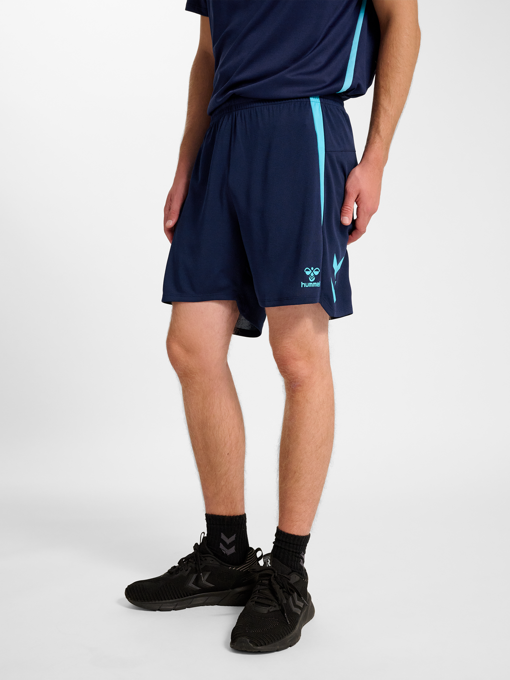 hmlLEAD 2.0 SHORTS