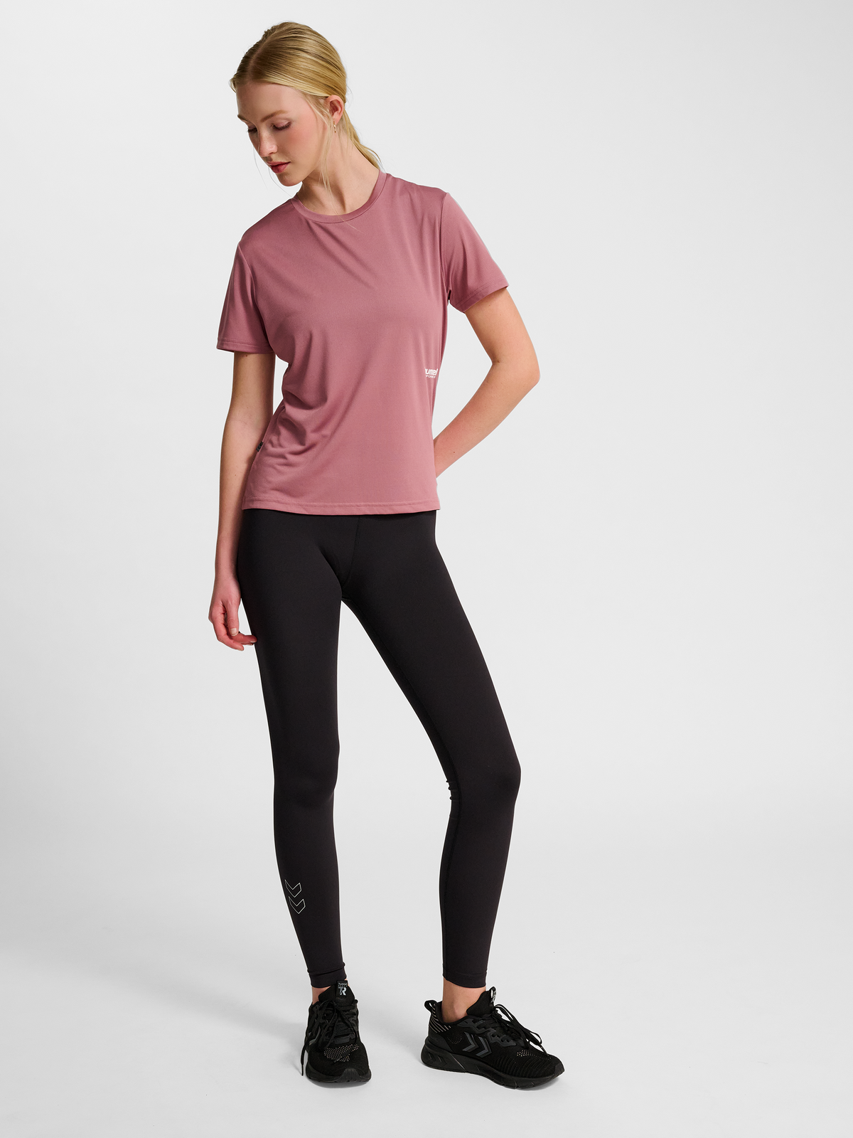 hmlPULSE WORKOUT W T-SHIRT S/S