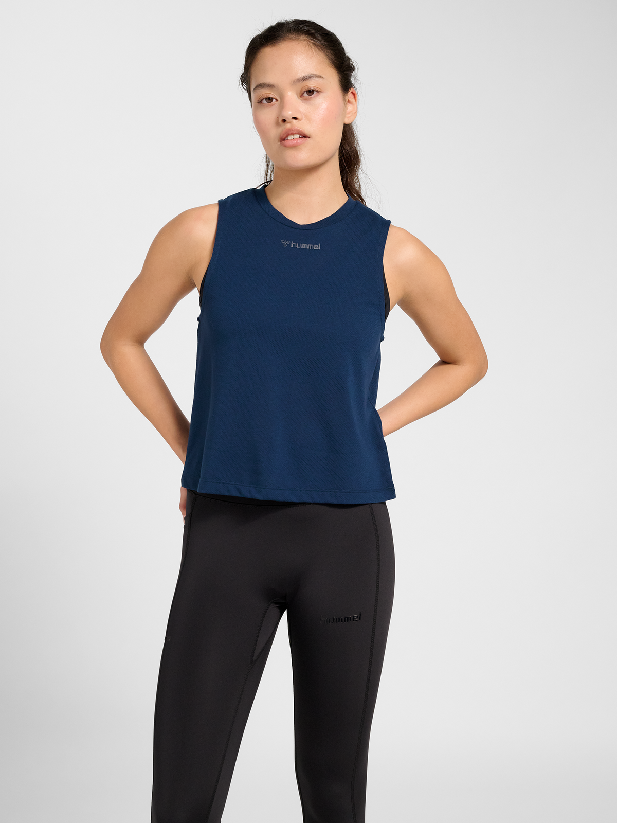 hmlMT VERA SHORT MUSCLE TANKTOP