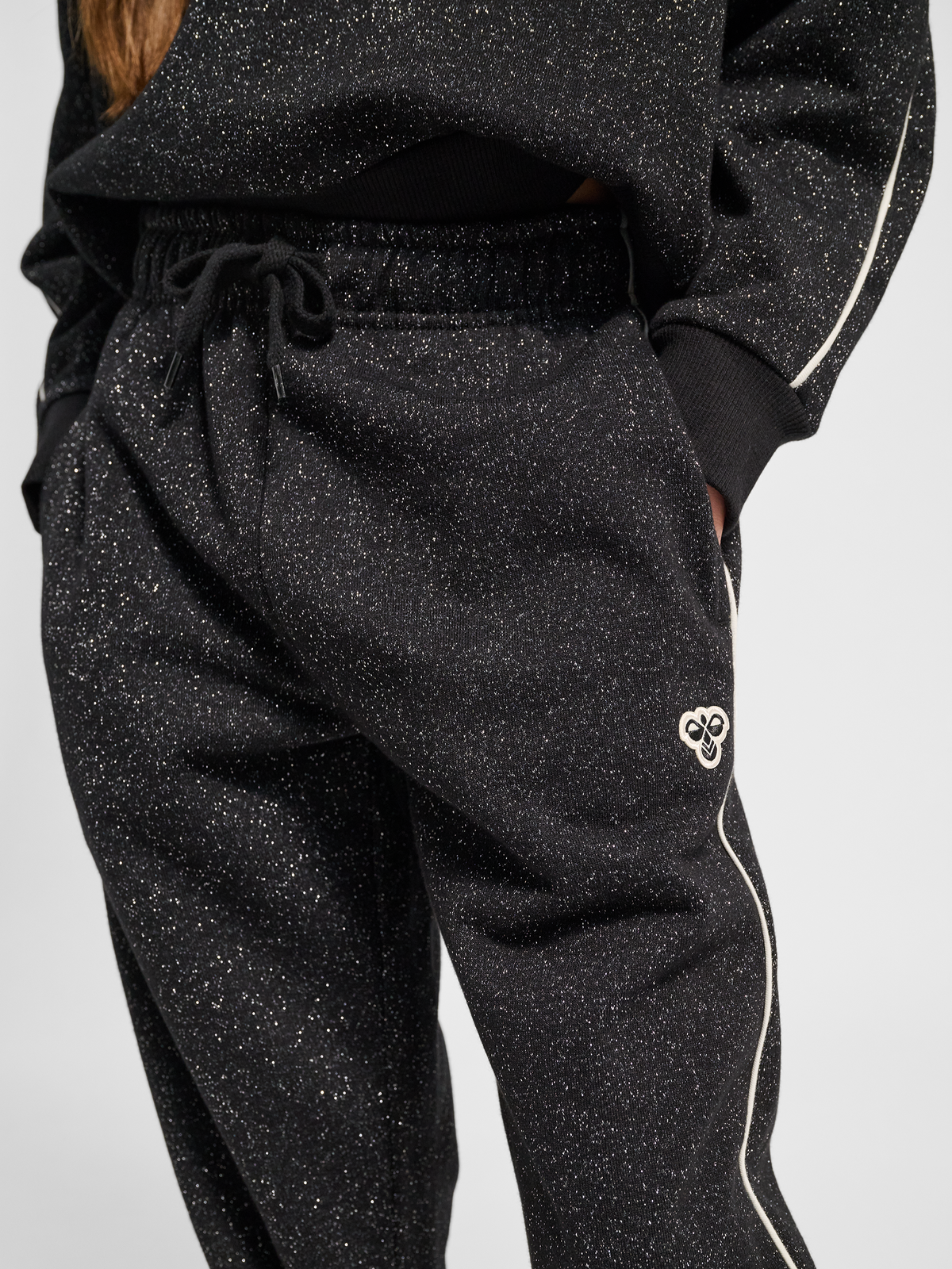 hmlJR LOOSE GLITTER SWEATPANT