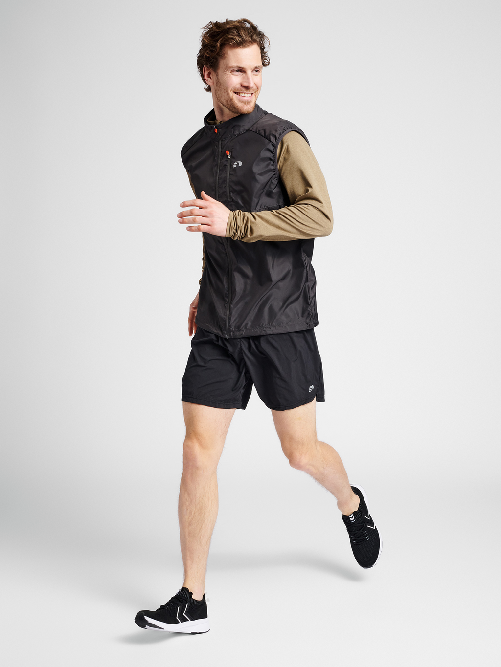 MEN PACKABLE TECH GILET